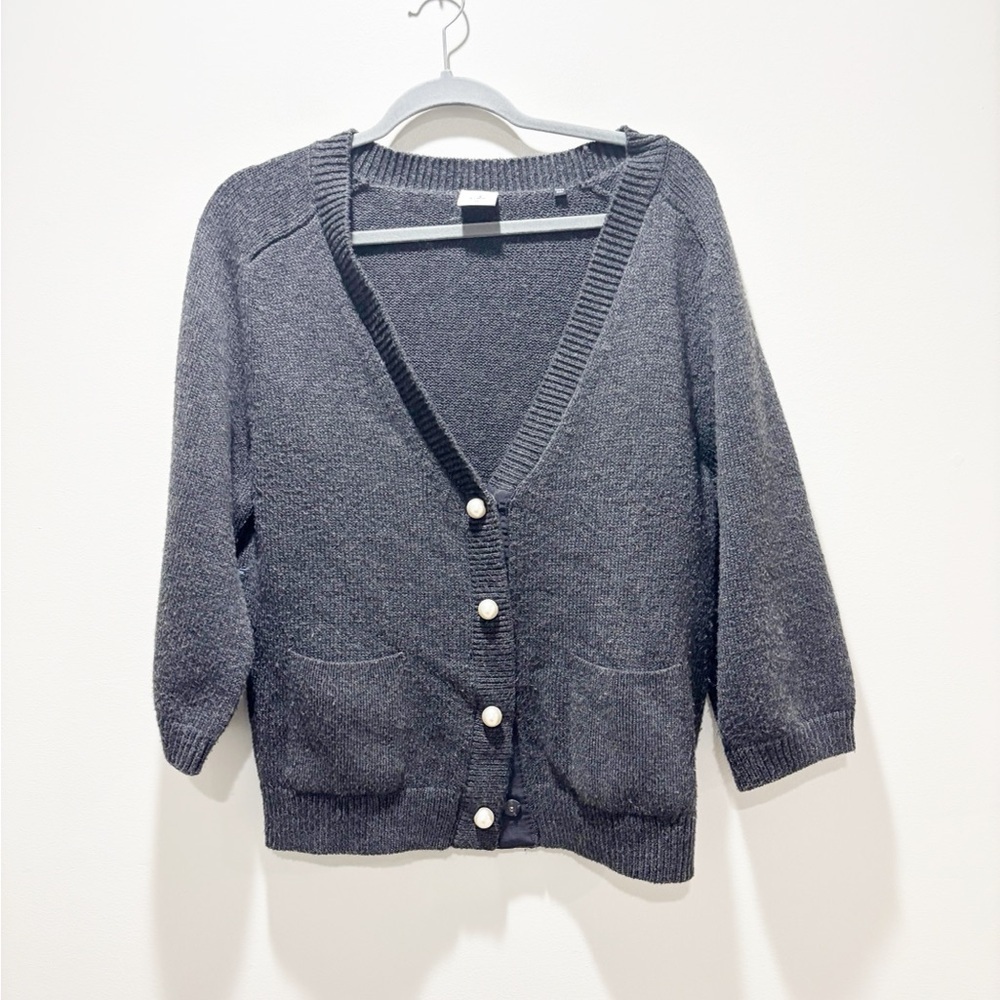 CAbi Charcoal Cultured Pearl Button-Up Cardigan Sweater V Neck Size Medium